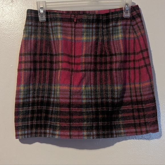 Le Chateau plaid skirt - Picture 3 of 3